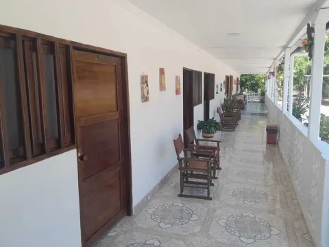 HOSPEDAJE REAL TARQUI