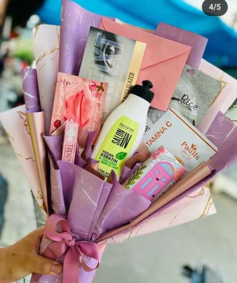 MARIA E. DETALLES Y COSMÉTICOS