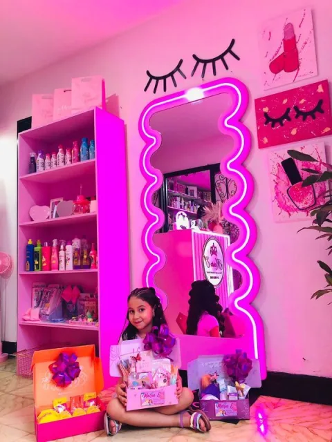 MARIA E. DETALLES Y COSMÉTICOS